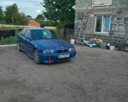 Синій БМВ 3 Серія, об'ємом двигуна 1.8 л та пробігом 1000 тис. км за 1700 $, фото 4 на Automoto.ua