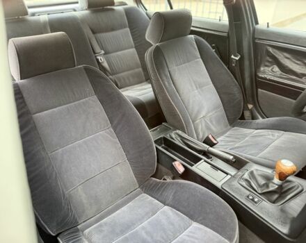 Синий БМВ 3 Серия, объемом двигателя 2 л и пробегом 280 тыс. км за 2500 $, фото 15 на Automoto.ua