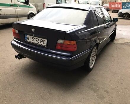 Синий БМВ 3 Серия, объемом двигателя 1.8 л и пробегом 438 тыс. км за 3000 $, фото 1 на Automoto.ua