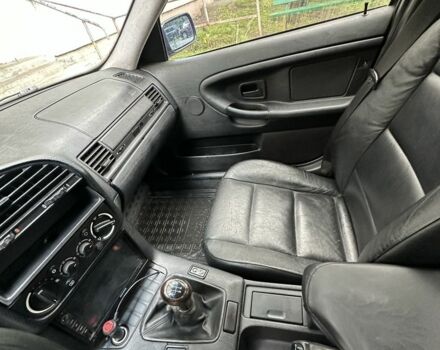 Синий БМВ 3 Серия, объемом двигателя 1.8 л и пробегом 222 тыс. км за 2950 $, фото 6 на Automoto.ua