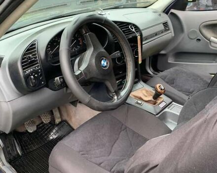 Синій БМВ 3 Серія, об'ємом двигуна 1.8 л та пробігом 222 тис. км за 2500 $, фото 4 на Automoto.ua