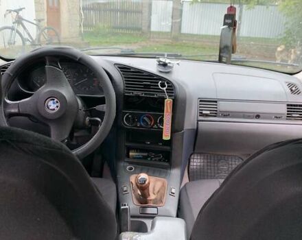 Синій БМВ 3 Серія, об'ємом двигуна 1.8 л та пробігом 222 тис. км за 2500 $, фото 2 на Automoto.ua