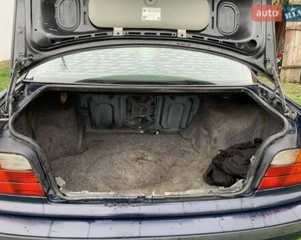 Синій БМВ 3 Серія, об'ємом двигуна 1.8 л та пробігом 222 тис. км за 2500 $, фото 3 на Automoto.ua