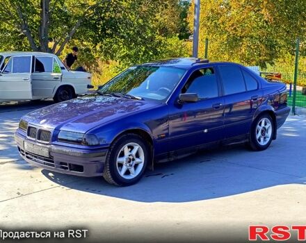 Синий БМВ 3 Серия, объемом двигателя 1.8 л и пробегом 270 тыс. км за 2100 $, фото 2 на Automoto.ua