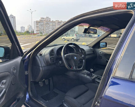 Синий БМВ 3 Серия, объемом двигателя 2 л и пробегом 322 тыс. км за 5000 $, фото 11 на Automoto.ua