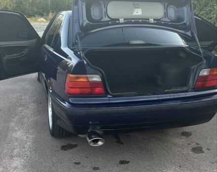 Синий БМВ 3 Серия, объемом двигателя 1.8 л и пробегом 400 тыс. км за 3000 $, фото 16 на Automoto.ua