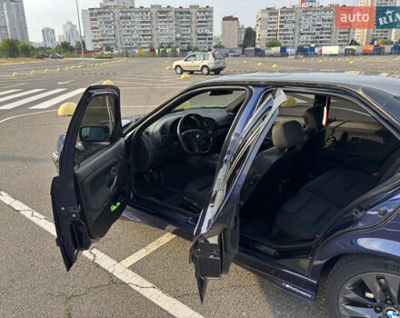 Синий БМВ 3 Серия, объемом двигателя 2 л и пробегом 322 тыс. км за 5000 $, фото 13 на Automoto.ua