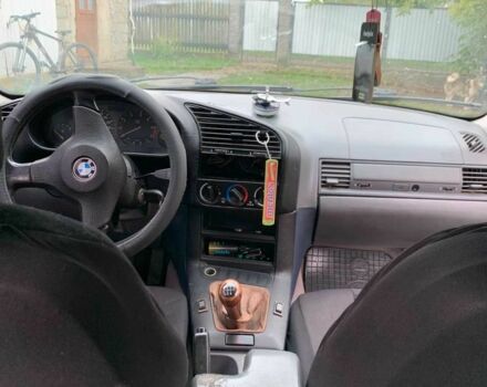 Синий БМВ 3 Серия, объемом двигателя 1.8 л и пробегом 790 тыс. км за 2500 $, фото 7 на Automoto.ua