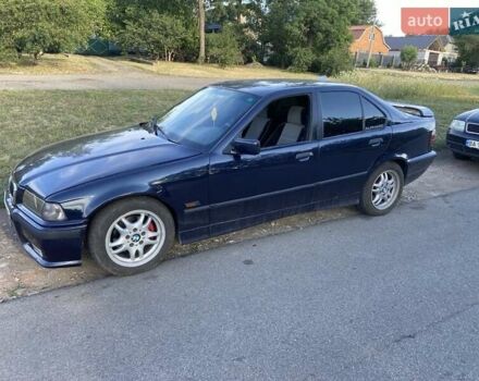 Синій БМВ 3 Серія, об'ємом двигуна 1.8 л та пробігом 300 тис. км за 2800 $, фото 1 на Automoto.ua
