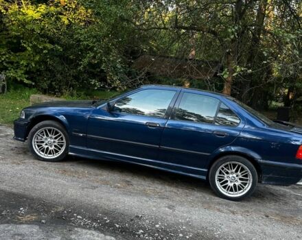 Синий БМВ 3 Серия, объемом двигателя 2 л и пробегом 500 тыс. км за 3600 $, фото 1 на Automoto.ua