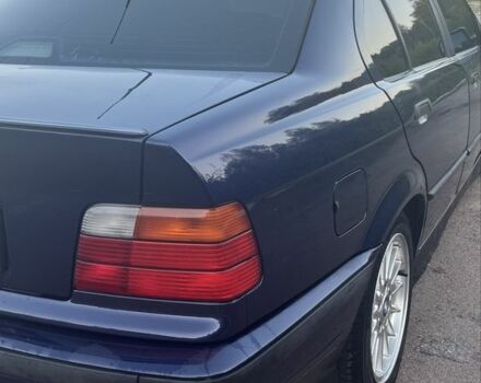 Синий БМВ 3 Серия, объемом двигателя 1.8 л и пробегом 400 тыс. км за 3000 $, фото 8 на Automoto.ua