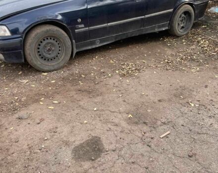 Синий БМВ 3 Серия, объемом двигателя 2 л и пробегом 300 тыс. км за 550 $, фото 1 на Automoto.ua