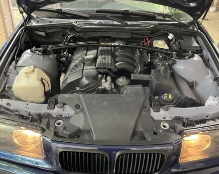 Синий БМВ 3 Серия, объемом двигателя 2 л и пробегом 420 тыс. км за 6000 $, фото 7 на Automoto.ua