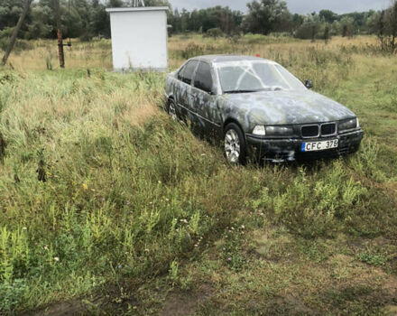 Синий БМВ 3 Серия, объемом двигателя 1.8 л и пробегом 250 тыс. км за 900 $, фото 5 на Automoto.ua