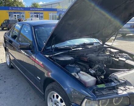 Синий БМВ 3 Серия, объемом двигателя 1.8 л и пробегом 300 тыс. км за 4500 $, фото 9 на Automoto.ua