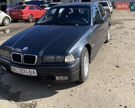 Синий БМВ 3 Серия, объемом двигателя 1.8 л и пробегом 300 тыс. км за 4500 $, фото 3 на Automoto.ua