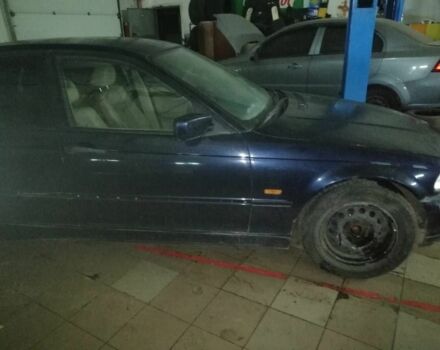 Синій БМВ 3 Серія, об'ємом двигуна 2 л та пробігом 500 тис. км за 800 $, фото 13 на Automoto.ua