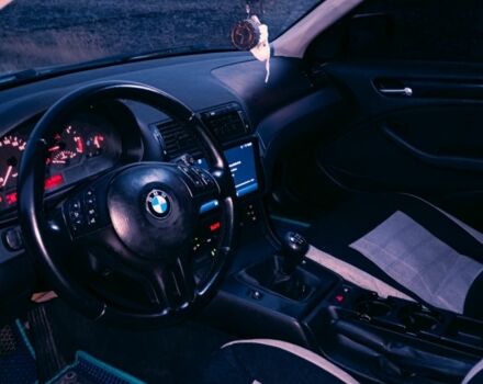 Синий БМВ 3 Серия, объемом двигателя 2 л и пробегом 275 тыс. км за 3800 $, фото 5 на Automoto.ua