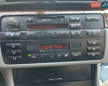 Синій БМВ 3 Серія, об'ємом двигуна 2 л та пробігом 250 тис. км за 3100 $, фото 12 на Automoto.ua