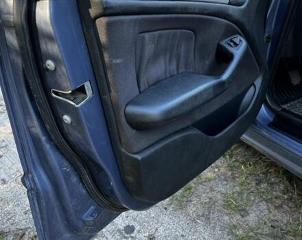 Синій БМВ 3 Серія, об'ємом двигуна 2 л та пробігом 400 тис. км за 1900 $, фото 8 на Automoto.ua