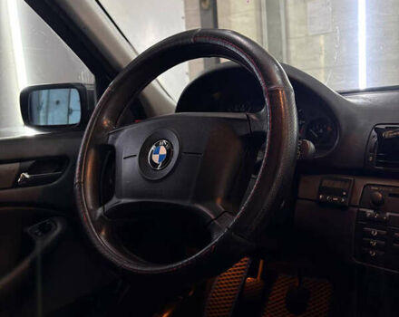 Синій БМВ 3 Серія, об'ємом двигуна 2 л та пробігом 300 тис. км за 6999 $, фото 27 на Automoto.ua