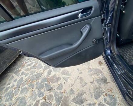 Синий БМВ 3 Серия, объемом двигателя 1.8 л и пробегом 220 тыс. км за 4900 $, фото 13 на Automoto.ua