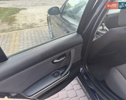 Синій БМВ 3 Серія, об'ємом двигуна 2 л та пробігом 240 тис. км за 7000 $, фото 28 на Automoto.ua