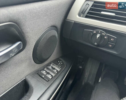 Синій БМВ 3 Серія, об'ємом двигуна 2 л та пробігом 240 тис. км за 6999 $, фото 31 на Automoto.ua