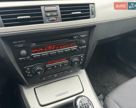 Синій БМВ 3 Серія, об'ємом двигуна 2 л та пробігом 240 тис. км за 6999 $, фото 32 на Automoto.ua