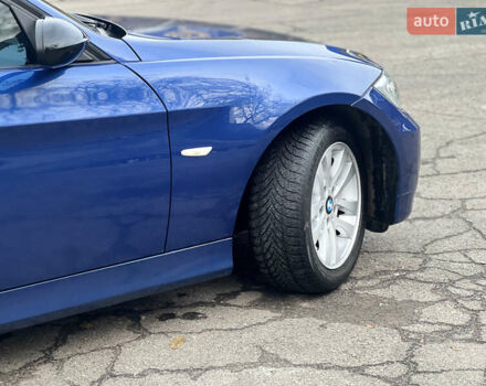 Синій БМВ 3 Серія, об'ємом двигуна 2 л та пробігом 266 тис. км за 8499 $, фото 5 на Automoto.ua