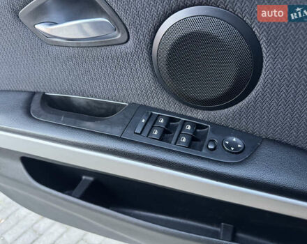 Синій БМВ 3 Серія, об'ємом двигуна 2 л та пробігом 277 тис. км за 7700 $, фото 34 на Automoto.ua
