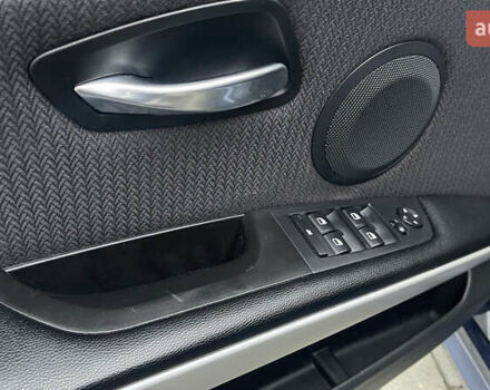 Синий БМВ 3 Серия, объемом двигателя 2 л и пробегом 280 тыс. км за 8200 $, фото 4 на Automoto.ua