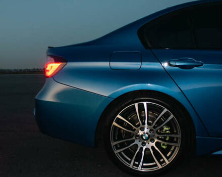 Синий БМВ 3 Серия, объемом двигателя 2.98 л и пробегом 140 тыс. км за 18500 $, фото 23 на Automoto.ua