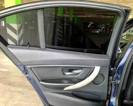 Синий БМВ 3 Серия, объемом двигателя 2 л и пробегом 195 тыс. км за 12300 $, фото 4 на Automoto.ua