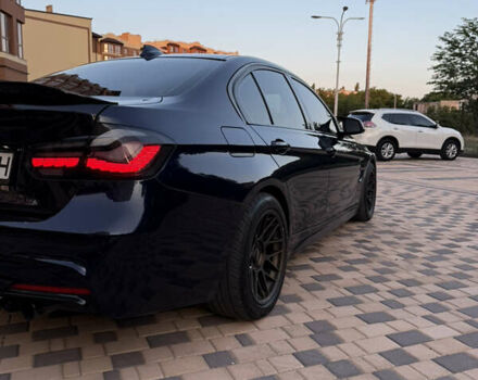 Синий БМВ 3 Серия, объемом двигателя 3 л и пробегом 140 тыс. км за 31000 $, фото 5 на Automoto.ua