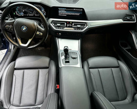 Синий БМВ 3 Серия, объемом двигателя 2 л и пробегом 22 тыс. км за 34900 $, фото 18 на Automoto.ua