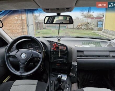 Синий БМВ 3 Серия, объемом двигателя 1.7 л и пробегом 377 тыс. км за 4000 $, фото 7 на Automoto.ua