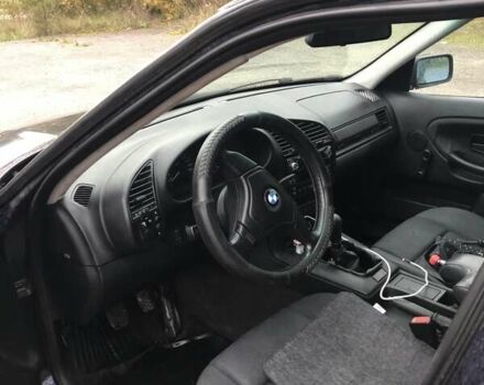 Синий БМВ 3 Серия, объемом двигателя 1.8 л и пробегом 380 тыс. км за 4000 $, фото 8 на Automoto.ua