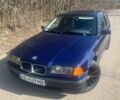 Синий БМВ 3 Серия, объемом двигателя 2 л и пробегом 300 тыс. км за 2650 $, фото 1 на Automoto.ua