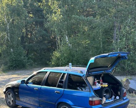 Синий БМВ 3 Серия, объемом двигателя 1.8 л и пробегом 234 тыс. км за 2500 $, фото 6 на Automoto.ua