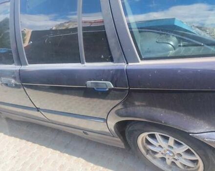 Синий БМВ 3 Серия, объемом двигателя 2.5 л и пробегом 430 тыс. км за 3900 $, фото 3 на Automoto.ua