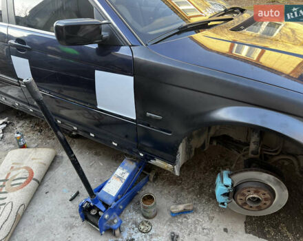 Синий БМВ 3 Серия, объемом двигателя 2.93 л и пробегом 400 тыс. км за 6000 $, фото 4 на Automoto.ua