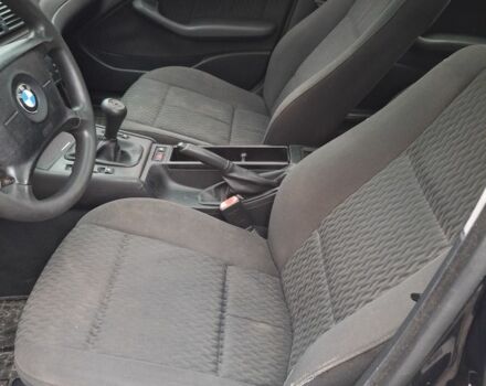 Синій БМВ 3 Серія, об'ємом двигуна 2 л та пробігом 375 тис. км за 1750 $, фото 6 на Automoto.ua