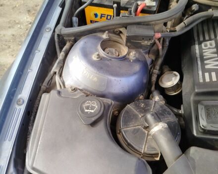 Синий БМВ 3 Серия, объемом двигателя 2 л и пробегом 236 тыс. км за 4200 $, фото 7 на Automoto.ua