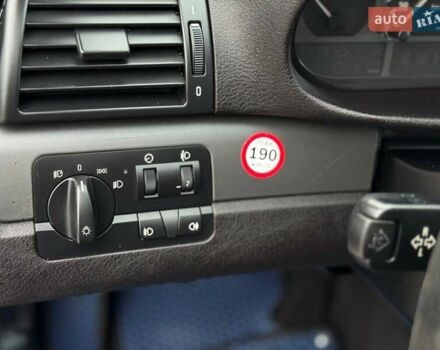 Синій БМВ 3 Серія, об'ємом двигуна 1.8 л та пробігом 257 тис. км за 4200 $, фото 9 на Automoto.ua