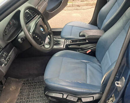 Синій БМВ 3 Серія, об'ємом двигуна 2 л та пробігом 410 тис. км за 3200 $, фото 26 на Automoto.ua