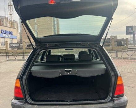 Синий БМВ 3 Серия, объемом двигателя 1.8 л и пробегом 220 тыс. км за 4900 $, фото 9 на Automoto.ua