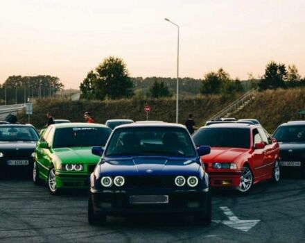 Синій БМВ 3 Серія, об'ємом двигуна 2 л та пробігом 200 тис. км за 2500 $, фото 1 на Automoto.ua