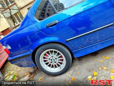 Синий БМВ 3 Серия, объемом двигателя 2 л и пробегом 334 тыс. км за 3700 $, фото 1 на Automoto.ua
