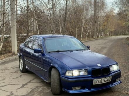 Синий БМВ 3 Серия, объемом двигателя 1.8 л и пробегом 550 тыс. км за 1950 $, фото 1 на Automoto.ua